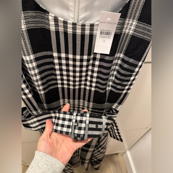 Ann Taylor plaid dress - Picture 4 of 5